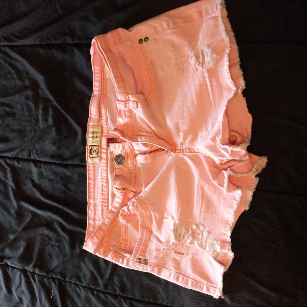 Cute lei Ashley Lowe Rise shorts